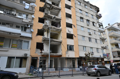 Manisa Şehzadeler'de riskli bina için harekete geçildi