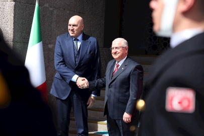 İtalya Savunma Bakanı Crosetto Türkiye'de