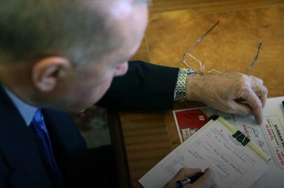 Cumhurbaşkanı Erdoğan, Kızılay'a  Gazze için kurban bağışladı