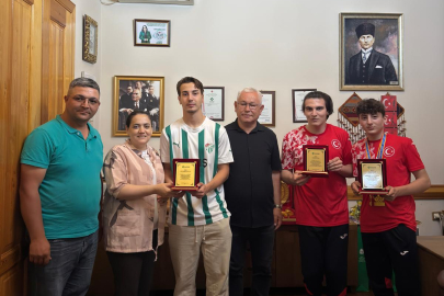 Dağder Genel Başkanı Derya Başak’tan, Yöre Sporcularına Plaket Takdimi