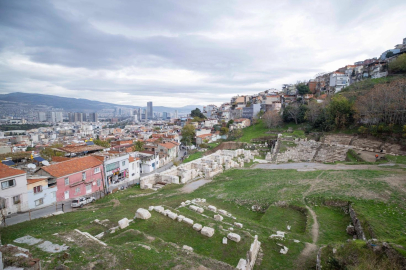İzmir Smyrna Tiyatrosu gün yüzüne çıkıyor