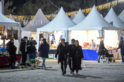 İzmir'de Kültürpark’a yeni yıl ruhu geldi