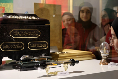 Mukaddes hatıralar Gaziantep’te vatandaşlarla buluşuyor