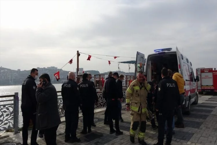 Bursa'da denize düşen kadın, son anda kurtarıldı